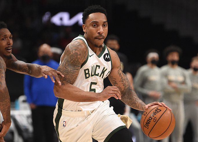  字母哥统治禁区雄鹿轻取尼克斯巩固排名