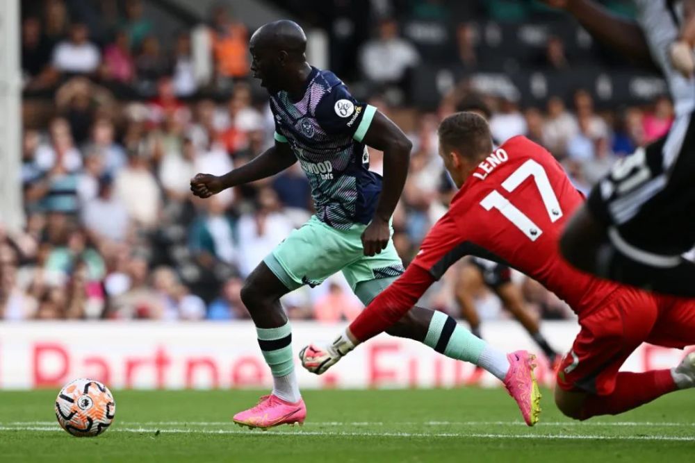  三笘薫精准助攻布莱顿爆冷击败曼联震惊四座  